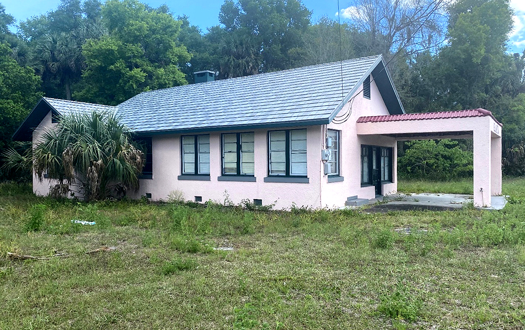 Former gas station and store, Slavia, Florida